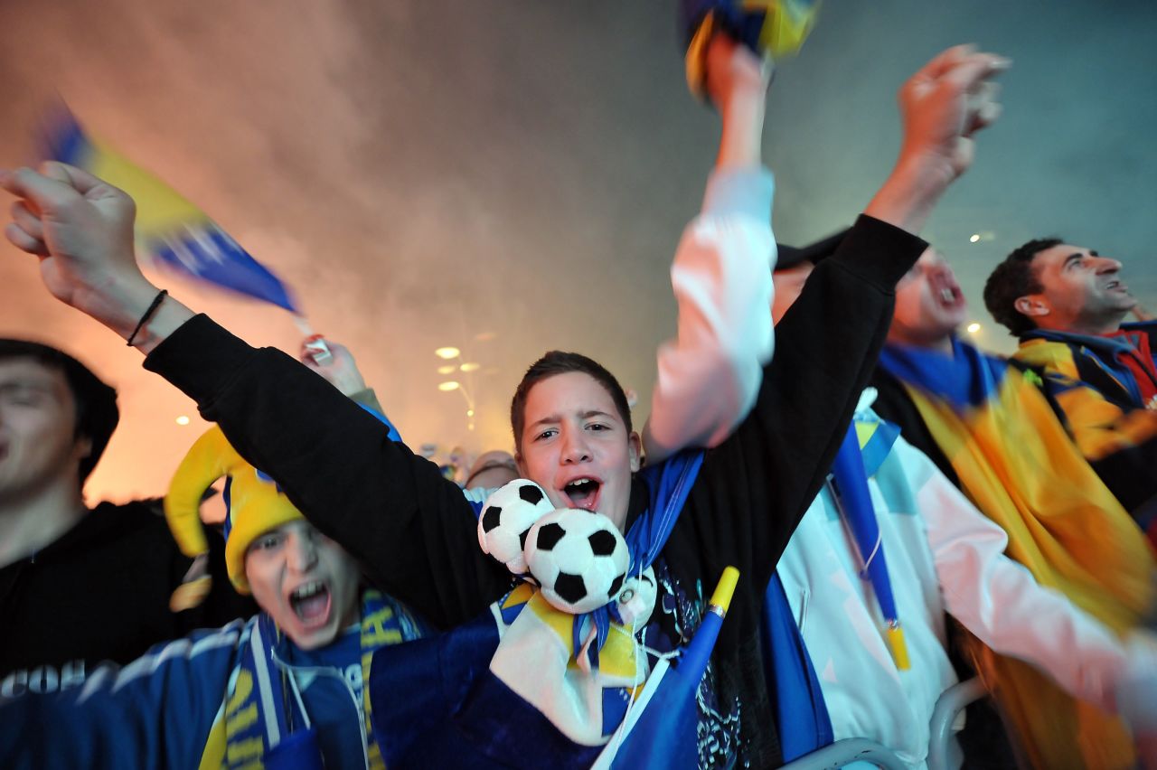 Bosnia confirmed qualification for its first World Cup with a 1-0 win over Lithuania in Vilnius on October 15, 2013. The victory sparked wild celebrations on the streets of Sarajevo, where 50,000 fans took to the streets for a glorious homecoming.