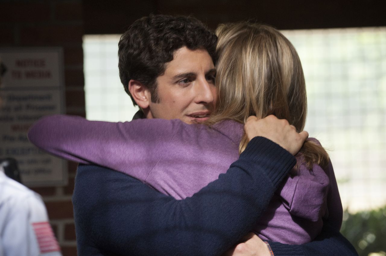 Jason Biggs plays Larry Bloom, a journalist and Chapman's (formerly) doting fiancé. He stood by her in season one even when the more sordid details of her past were revealed but becomes increasingly disenchanted and eventually exploits her prison sentence to bolster his career.