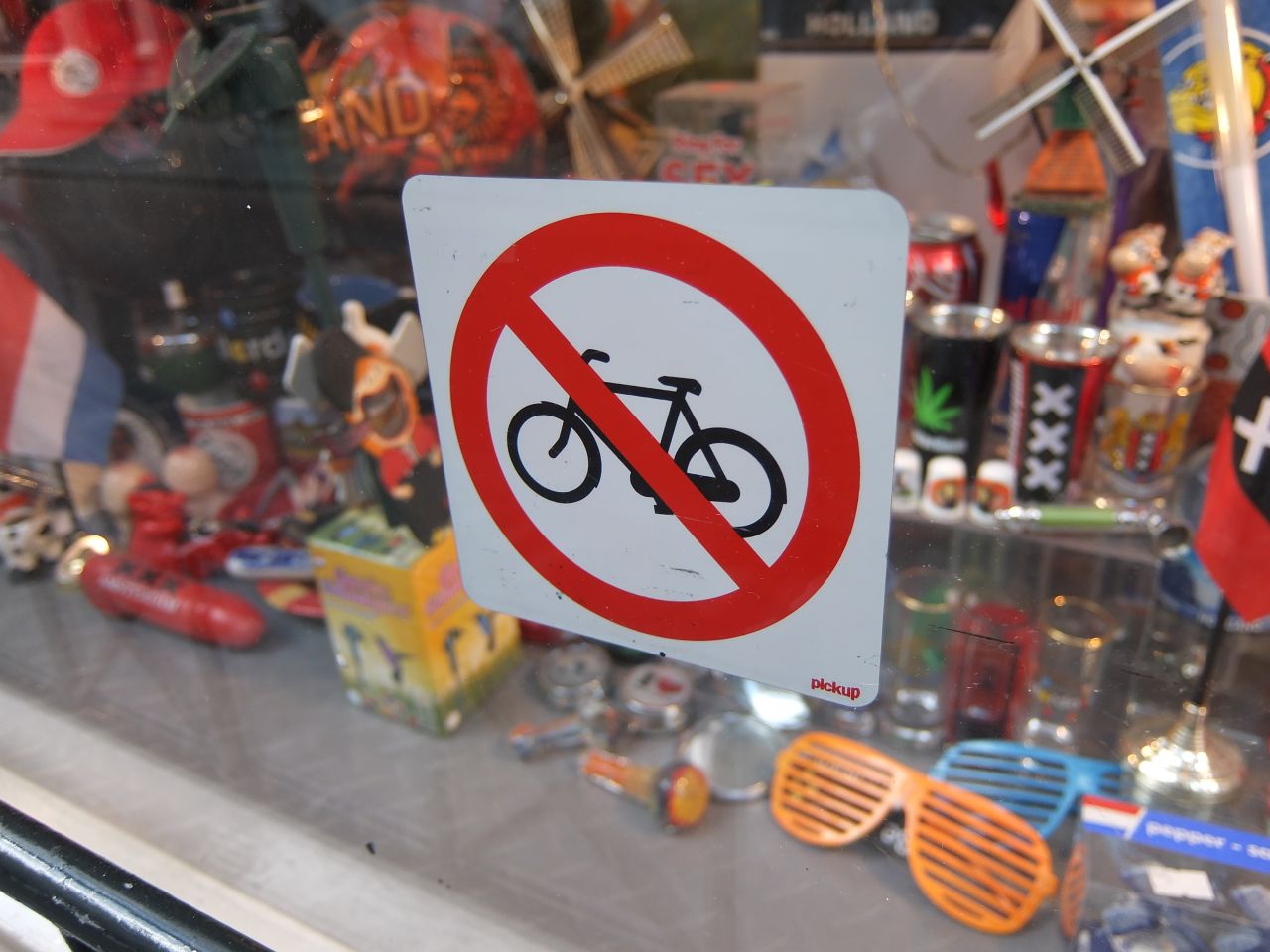 Two wheels bad: No parking sign for cyclists.