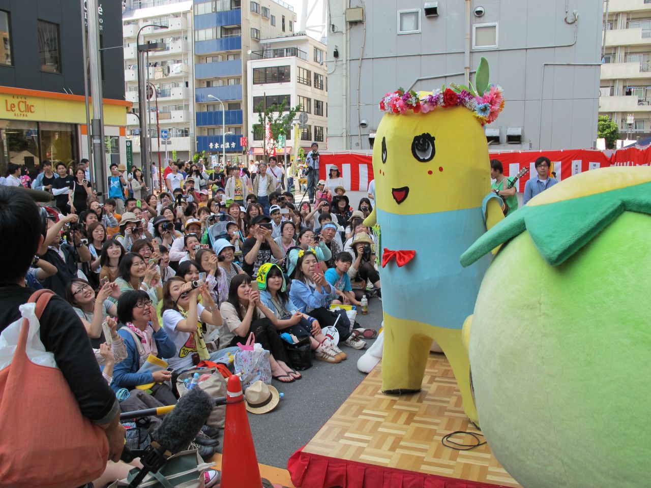 From the humble beginnings of a youtube channel, Funassyi's popularity has exploded in the last two years. His resume includes television commercials, talk show appearances, music videos and even his own novelty single released by Universal Music.