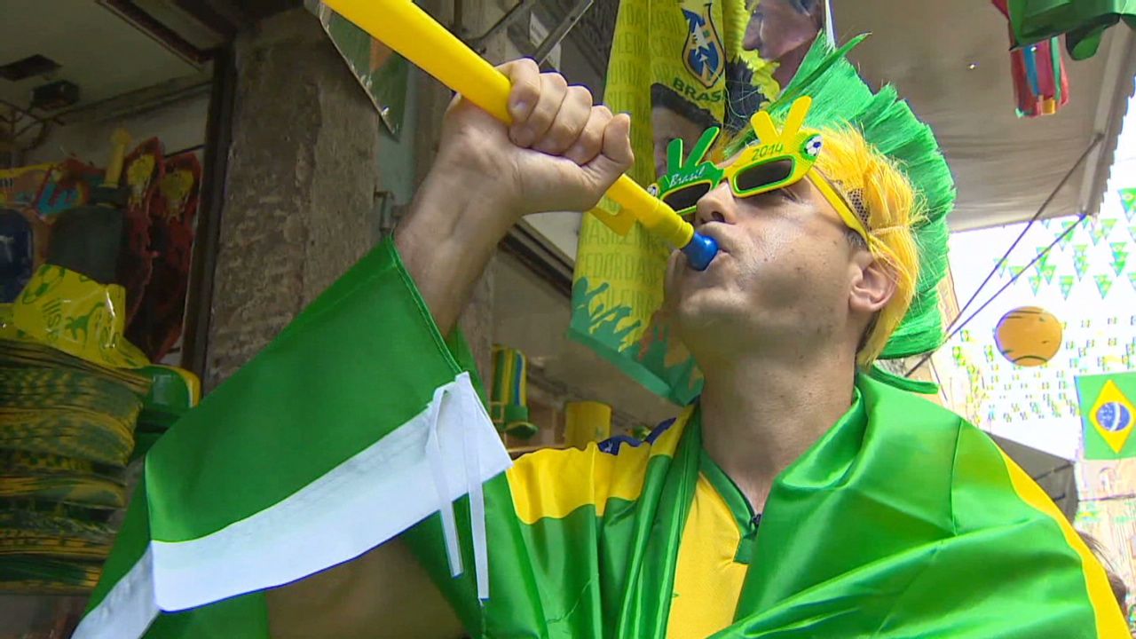 pkg pleitgen brazil world cup gear_00033309.jpg