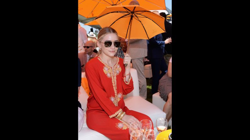 Ashley Olsen wears a vintage caftan in 2013. Frocks resembling caftans first appeared in modern Western fashion in the 1920s when European designers such as <a href="http://www.britannica.com/EBchecked/topic/466443/Paul-Poiret" target="_blank" target="_blank">Paul Poiret</a> began <a href="http://www.britannica.com/EBchecked/topic/466443/Paul-Poiret" target="_blank" target="_blank">experimenting with "Orientalist" looks</a>, departing from fitted, tailored styles of the Victorian era in favor of draped pants and tunics.