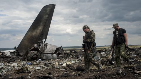 ukrainian military flugzeug abschuss downed aboard