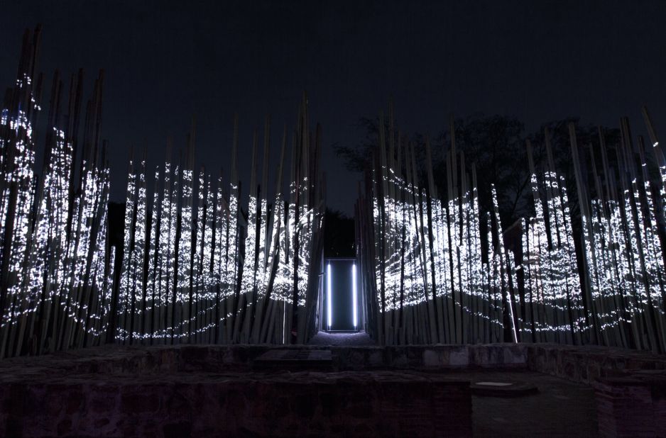 The installation was set in the Ethnobotanical Garden of Oaxaca, Mexico.