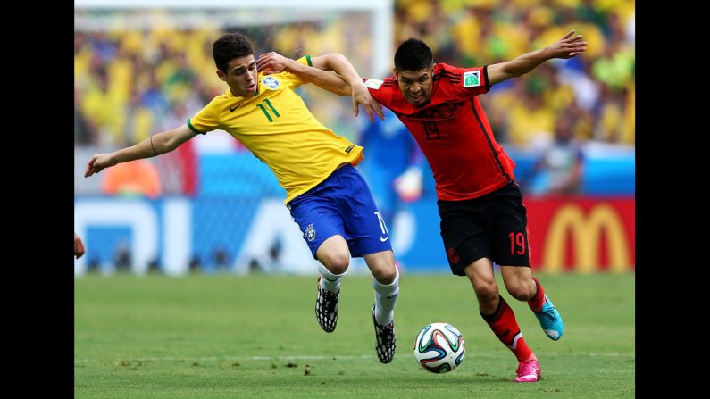 México y Brasil se enfrentaban en pugna por el liderato del Grupo A de la Copa Mundial. 