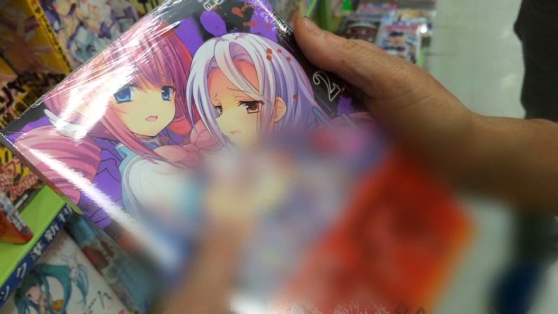 Sexually explicit Japan manga evades new laws on child pornography pic