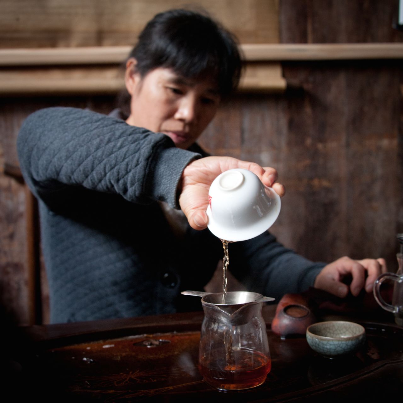 Oolong tea, a fragrant partially oxidized tea midway between green teas such as longjing and black teas such as pu'er, originates in southern China's Fujian Province. 