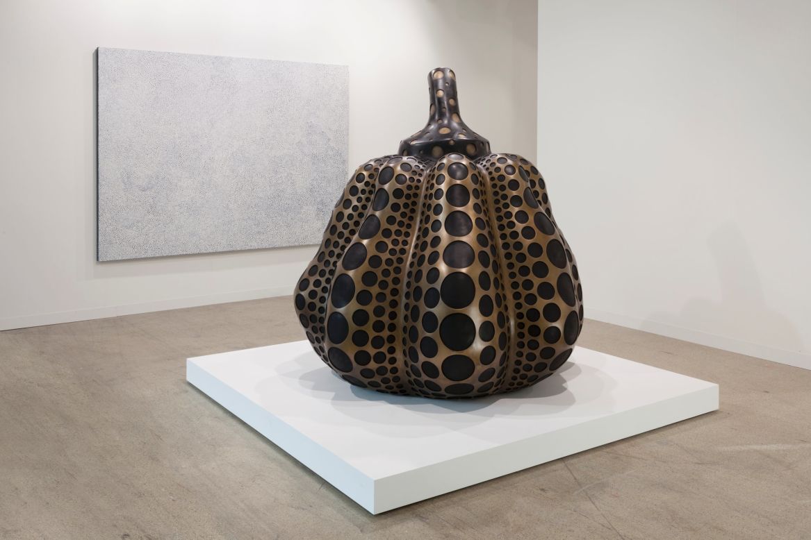 <em>"Pumpkin (M)" (2014) by Japanese artist Yayoi Kusama</em><br /><br />One of the highlights of this year was a project named <a href="http://www.14rooms.net/" target="_blank" target="_blank">14 rooms</a>, where artists were asked to create different situations to which visitors could be exposed to. In one room people were encouraged to touch each other in the dark, and in another they had to weave their way through a group of marching dancers to reach the wall opposite them. Seen above is Japanese artist <a href="http://www.yayoi-kusama.jp/e/information/" target="_blank" target="_blank">Yayoi Kusama's</a> sculpture which resembles a giant bronze pumpkin.