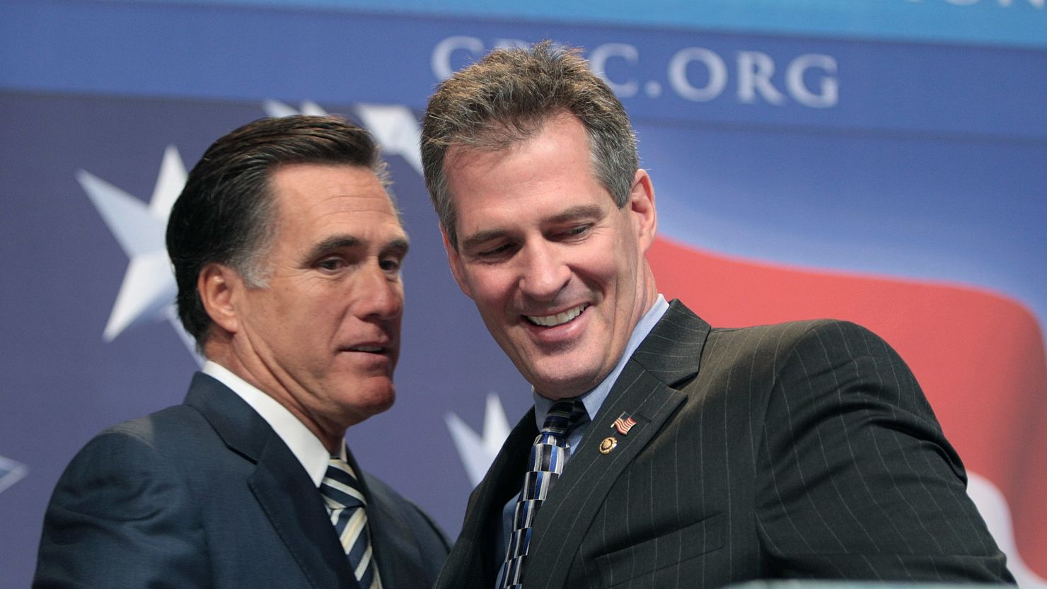 Mitt Romney (L) and Scott Brown (R)