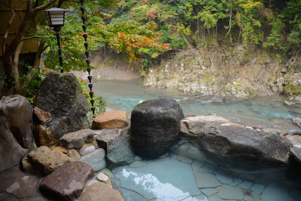 Even if Kamigoten's outdoor bath doesn't make you more beautiful, soaking in the views of the Hikigawa River below might improve your state of mind.  