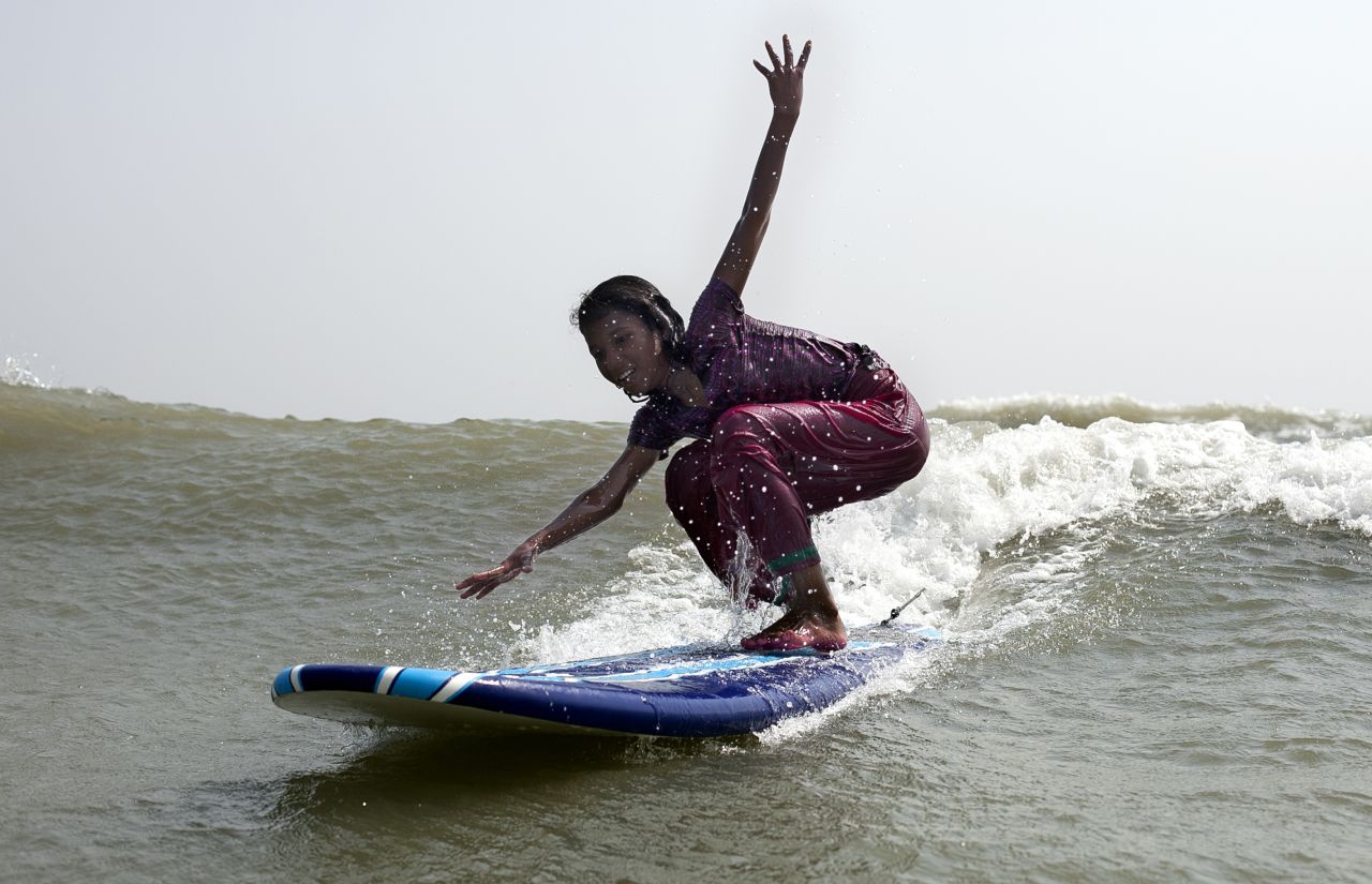 In the Islamic country of Bangladesh, male surfers greatly outnumber females, but more girls have recently been hitting the water. In the town of Cox's Bazar, the country's first surf school has been established. 