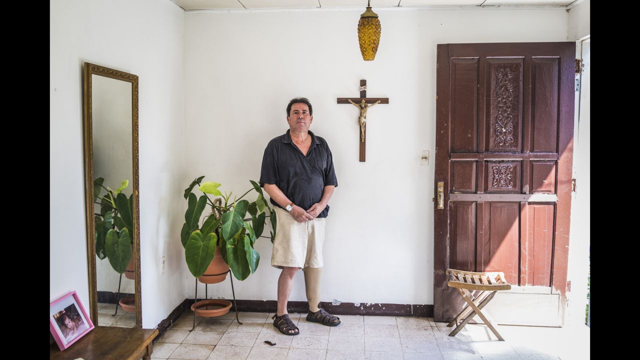 Carlos José García Agurto was injured in 1985 by an anti-personnel mine near the Honduras-Nicaragua border. After the accident, he went to law school and now works as a lawyer.