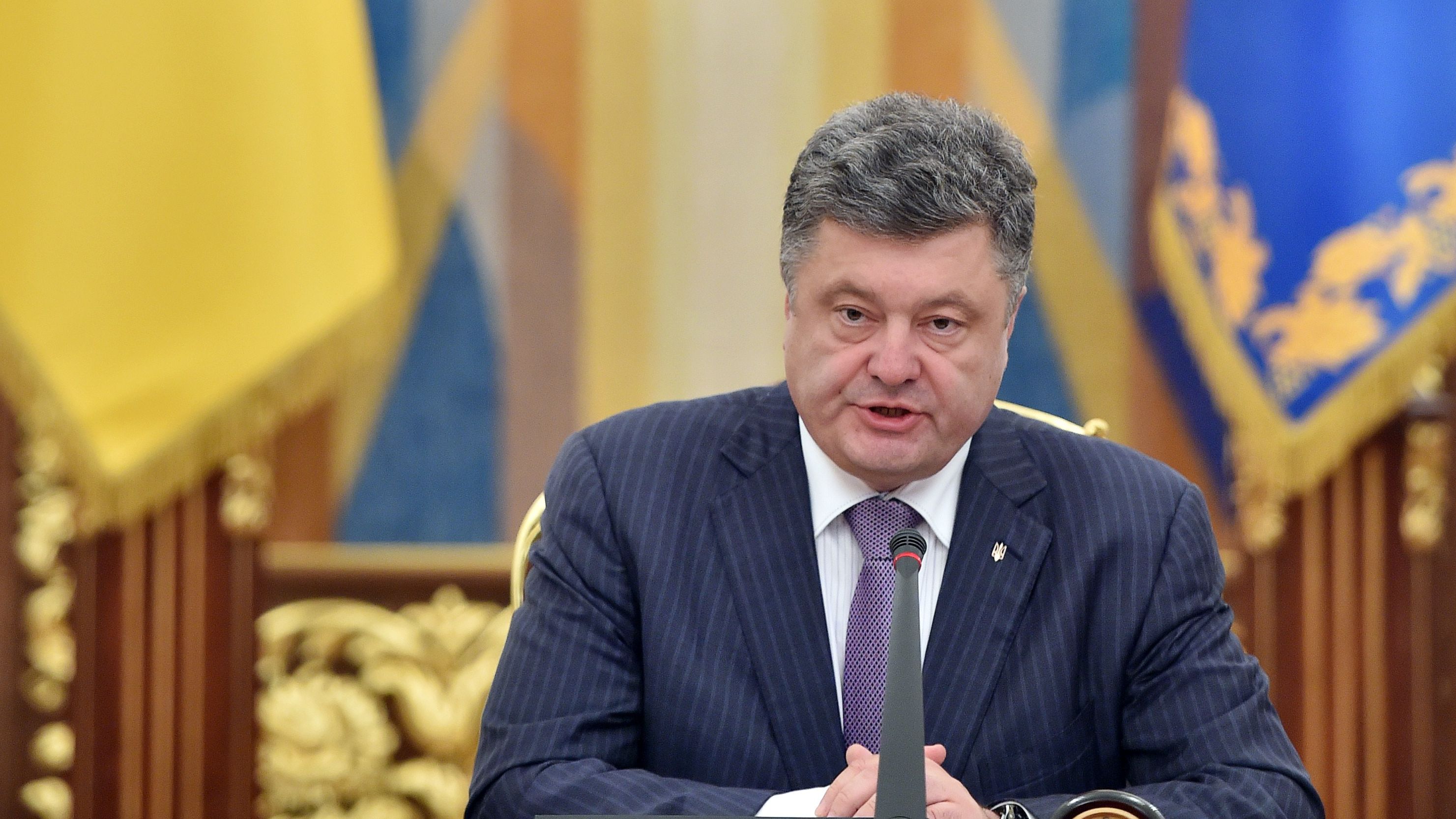 Ukrainian President Petro Poroshenko decided not to renew a cease-fire with pro-Russia separatists.