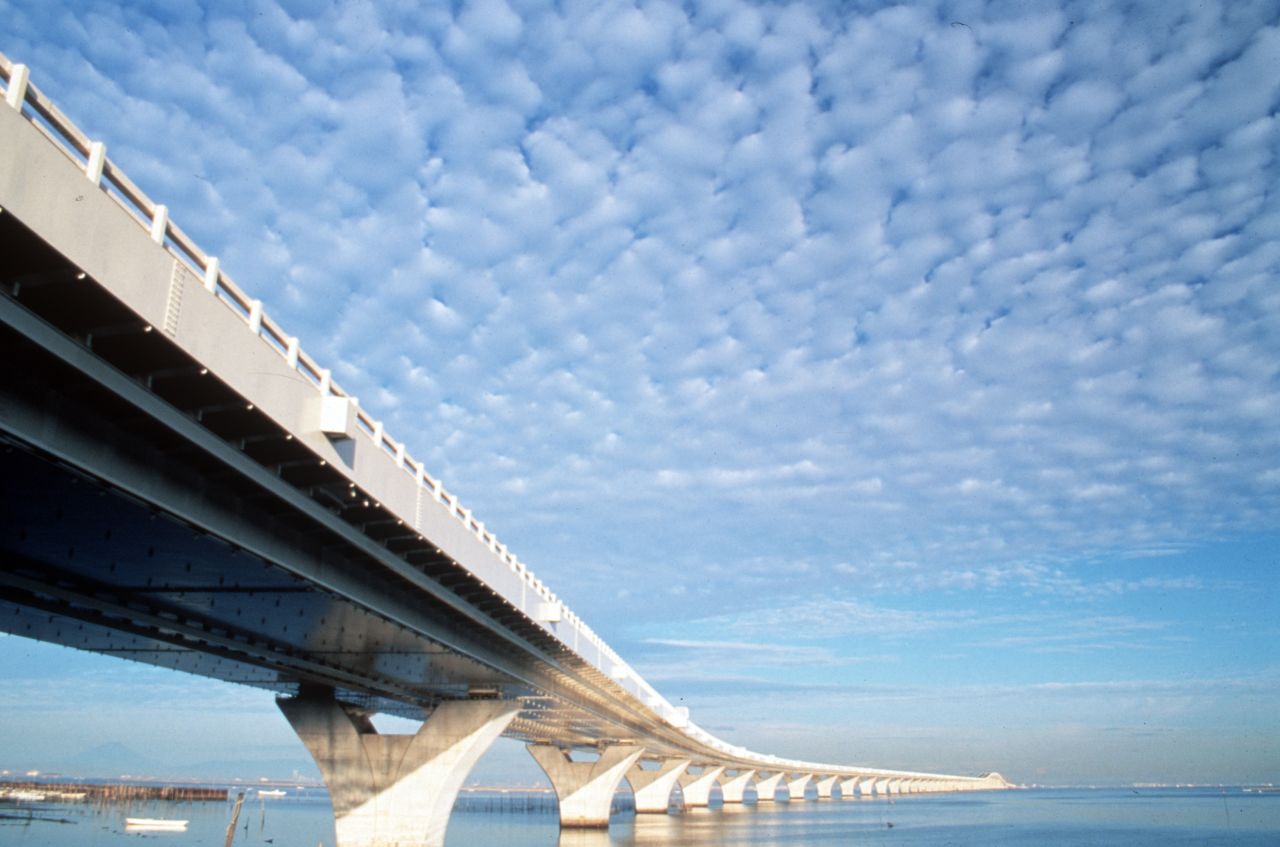 Tokyo Bay's Aqua-Line might look like a bridge but that's because a small part of the entire structure, which comprises a 4.4-kilometer bridge and a 9.6-kilometer underwater tunnel, is visible above the water. <strong>Length: </strong>14 kilometers total