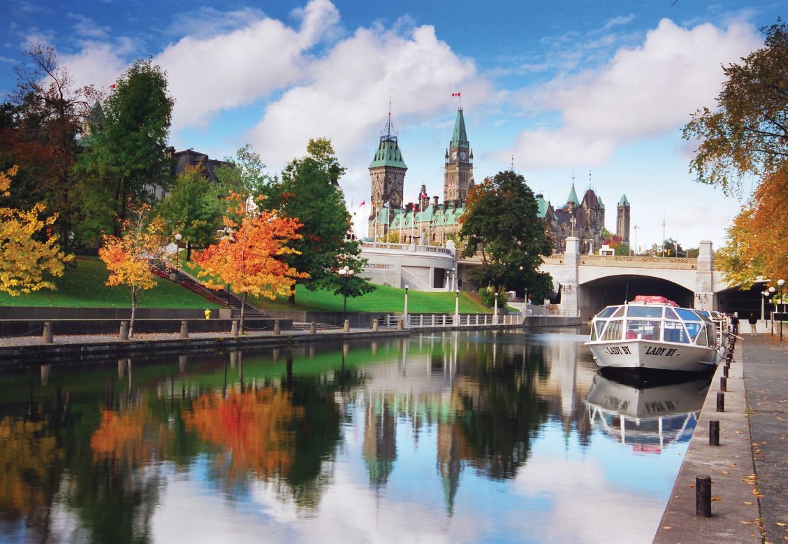 <strong>Historic Rideau Canal" </strong>Rideau Canal, a UNESCO site built in the early 19th century, is made up of a chain of  lakes, rivers and canals stretching 202 kilometers from Kingston to Ottawa.