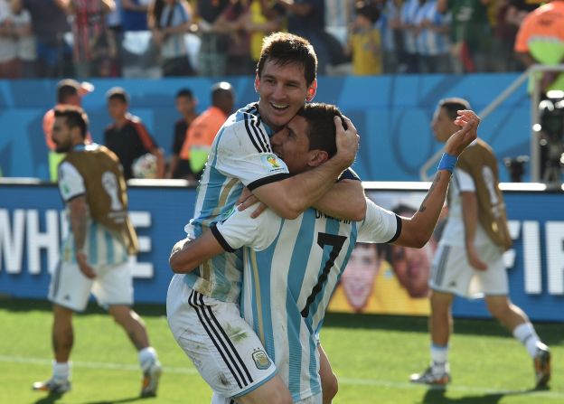 Los argentinos esperan que pueda demostrarle a quienes dudan de él que están equivocados, y que finalmente deje su huella en el mayor escenario del mundo del fútbol. 