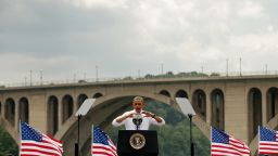 Obama econo bridge.gi.jpg