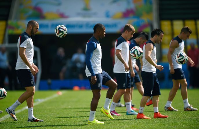 Valbuena (C) and Benzema (L) are pictured together at French training session at the Maracana Stadium Stadium in Rio de Janeiro on July 3, 2014, ahead of their match against Germany in the quarterfinals of the 2014 FIFA World Cup on July 4.