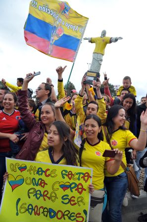 Alrededor de 120.000 personas salieron a las calles de la capital colombiana para darle la bienvenida a su selección.