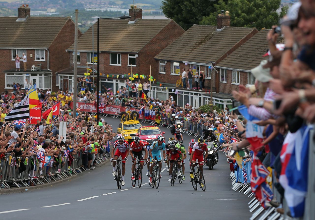 The second stage of the tour took the cyclists on a 201 km race between York and Sheffield. Here we can see stage two winner Vincenzo Nibali attempting to break away from the pack. 