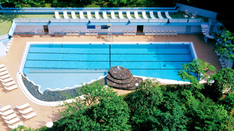 Hotel Okura's outdoor swimming pool was designed by sculptor Tsutomu Hiroi to be an oasis within the bustling city of Tokyo.
