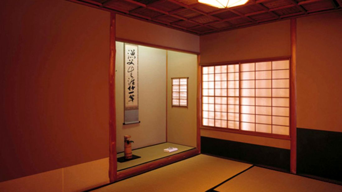Hotel Okura's tea ceremony room is a model of simplicity and elegance.