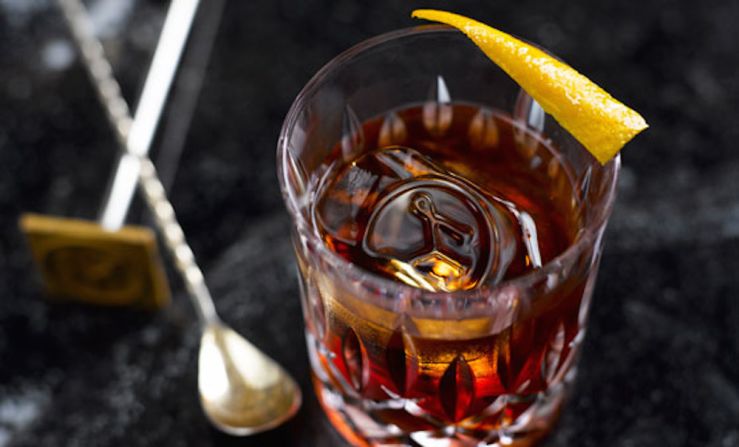 Solera-aged Negroni at Manhattan Bar, located in the Regent Singapore hotel. 