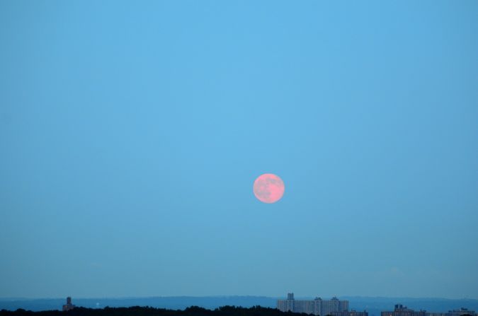 <a href="index.php?page=&url=http%3A%2F%2Fireport.cnn.com%2Fdocs%2FDOC-1152253">Rachel Cauvin</a> photographed the supermoon hanging over the Bronx, New York, sky. The morning haze seemed to give the moon a red hue.