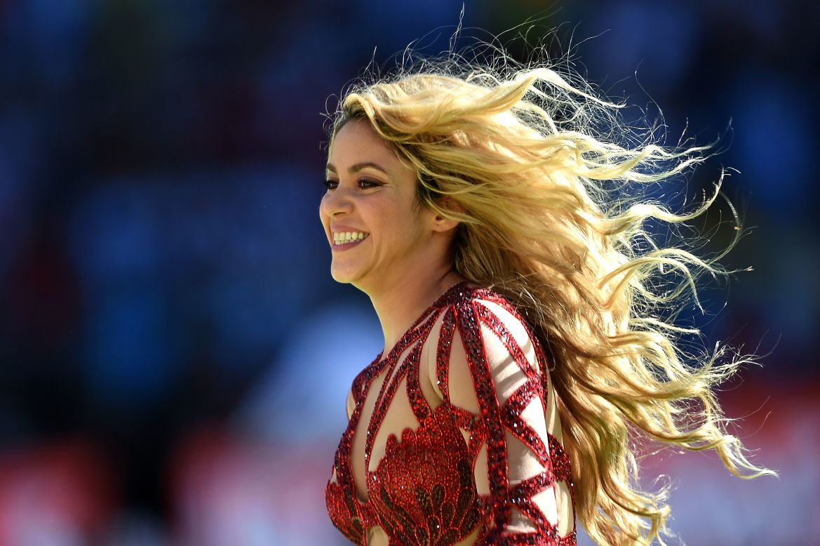 La cantante Shakira actuó en la ceremonia de clausura que se celebró antes de la final del Mundial de fútbol que jugarán Argentina y Alemania en el Maracaná en Río de Janeiro, Brasil.