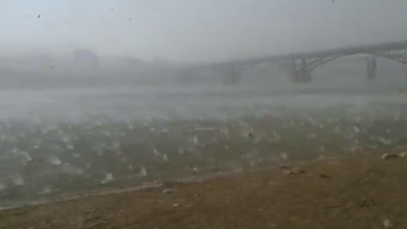 Beachgoers In Siberia Flee Freak Hail Storm Cnn