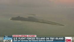 lead dnt foreman united flight forced to land midway island_00003424.jpg