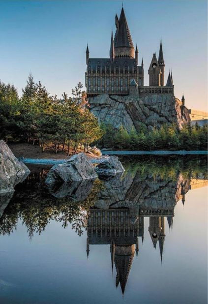 Visitors to the Japanese version of the Wizarding World of Harry Potter will find a few things that aren't in the Orlando park, such as the Black Lake in front of Hogwarts.