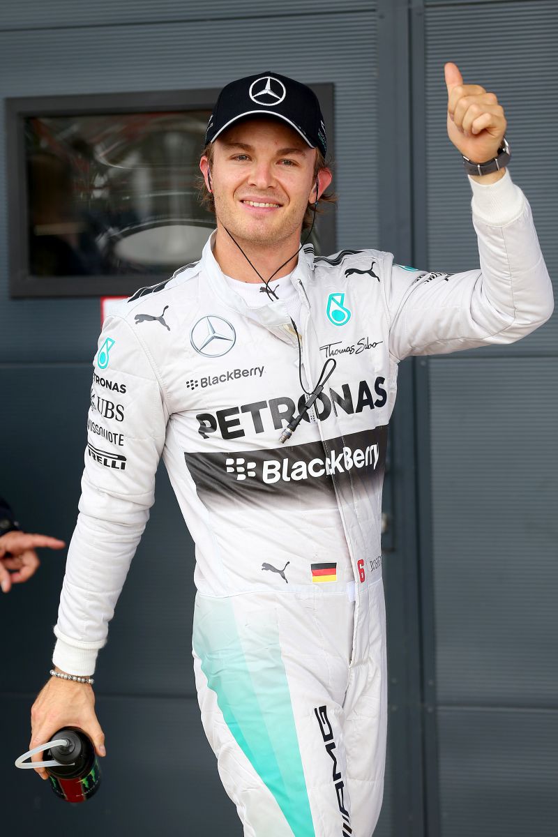 Nico Rosberg Signs New Deal With Mercedes F1 Team In Week To Remember | CNN