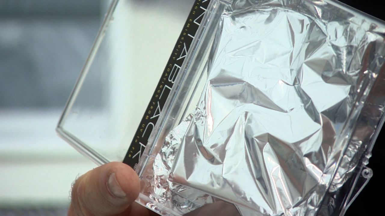 It creates some surprising visual effects. Creases and bumps on this aluminum foil are easily picked up by the human eye ...