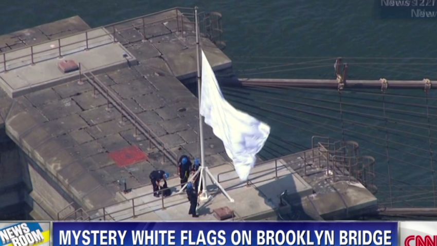 nr harlow white flags brooklyn bridge_00001401.jpg