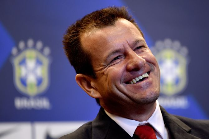 La 'canarinha' de Dunga tendrá que probar su defensa sin el lesionado David Luiz y además encontrar el compañero de Neymar en el ataque, una duda que rondará al seleccionador brasileño quizás hasta la Copa América.