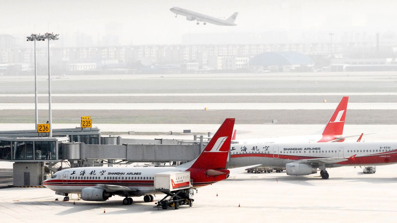 Shanghai Hongqiao International Airport is one of the 12 airports experiencing severe flight cancellations and delays.