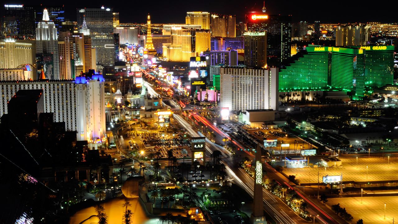 In the shadow of the Las Vegas strip, Tony took a look at "the other Vegas" last season. "The Vegas people live in year-round. The Vegas I've always loved."