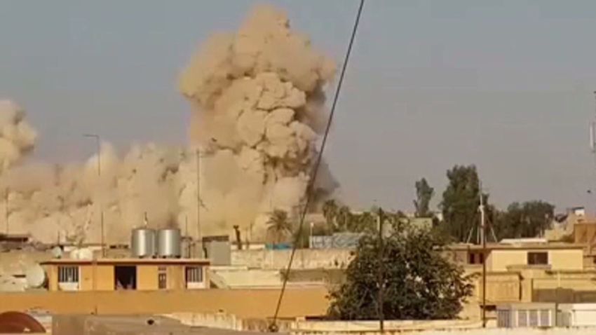 iraq isis jonah tomb blown up_00003108.jpg