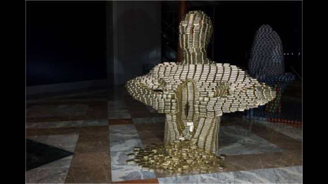 "Pour Your Heart Out" by Leslie E. Robertson Associates won an award in memory of Canstruction founder Cheri Melillo at the 2003 New York event. The sculpture was made out of more than 3,500 cans.