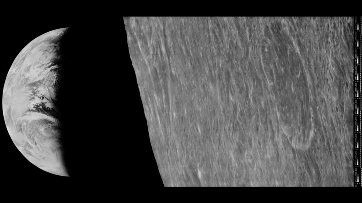 Fotografía de la salida de la Tierra sobre la luna tomada por el Orbitador Lunar 1, el 24 de agosto de 1966. 