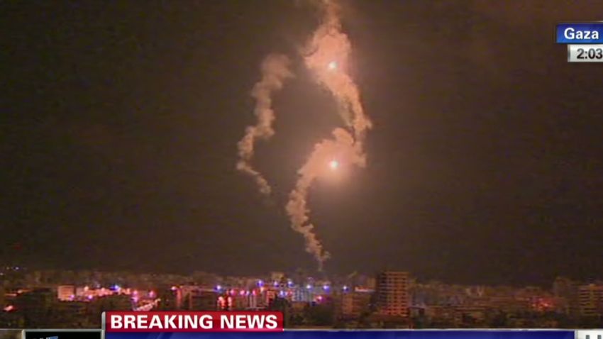 erin penhaul gaza explosions gunfire_00022715.jpg