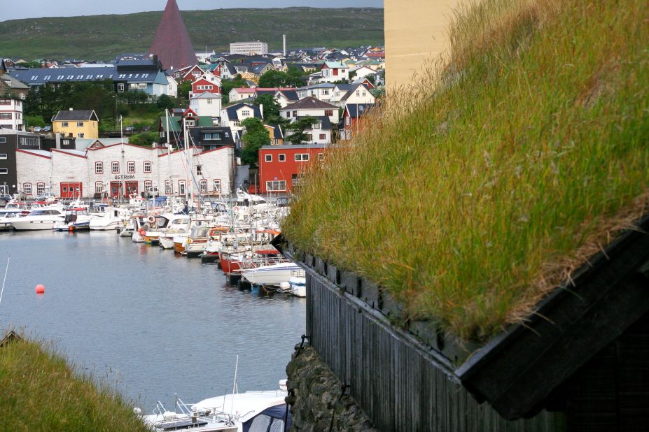 In contrast with the usual splendor of government buildings, the administration of the Faroe Islands sits in a few small structures topped with grass. They're located on the Tinganes peninsula in the capital Torshavn where a local "ting" (assembly) has been gathering since the ninth century. 