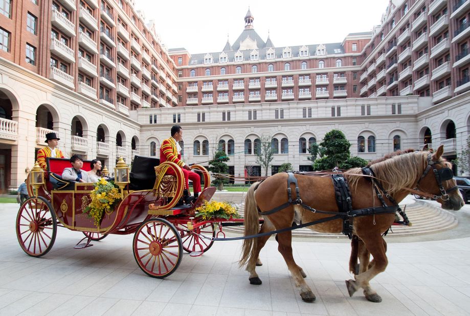 In The Ritz-Carlton, Tianjin, a 30-minute tour on a carriage around the former British concession is available for RMB50,000 ($8,100).