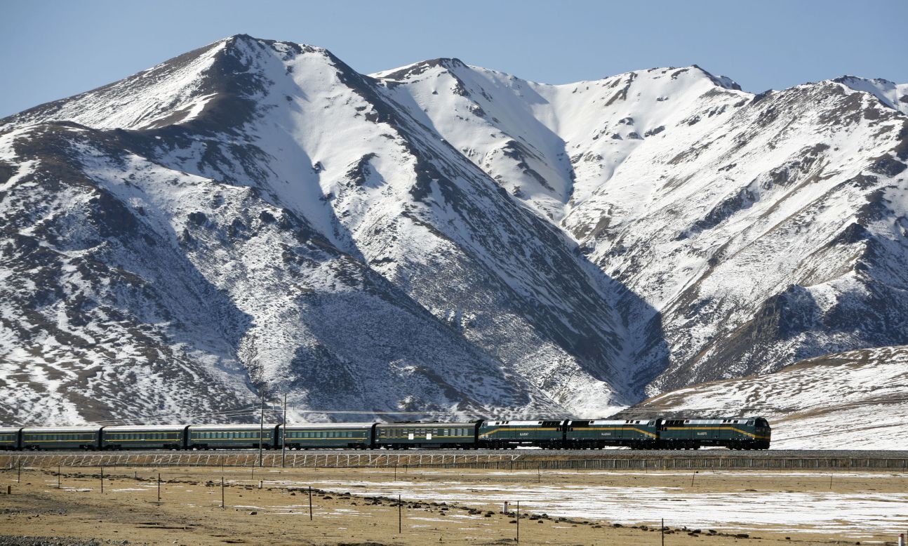 China claims the world's highest railway. The Tanggula Pass at more than 5,000 meters in the Tanggula Mountains can be traversed via the Qinghai-Tibet Railway.