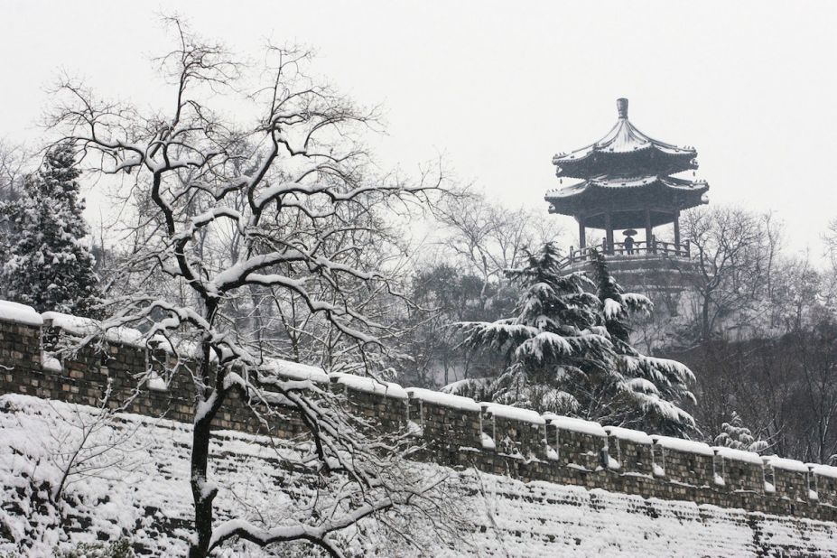 Winter is a photogenic time to visit the Ming City Wall. It's a great place to snap views of surrounding Nanjing coated in a light layer of snow. 