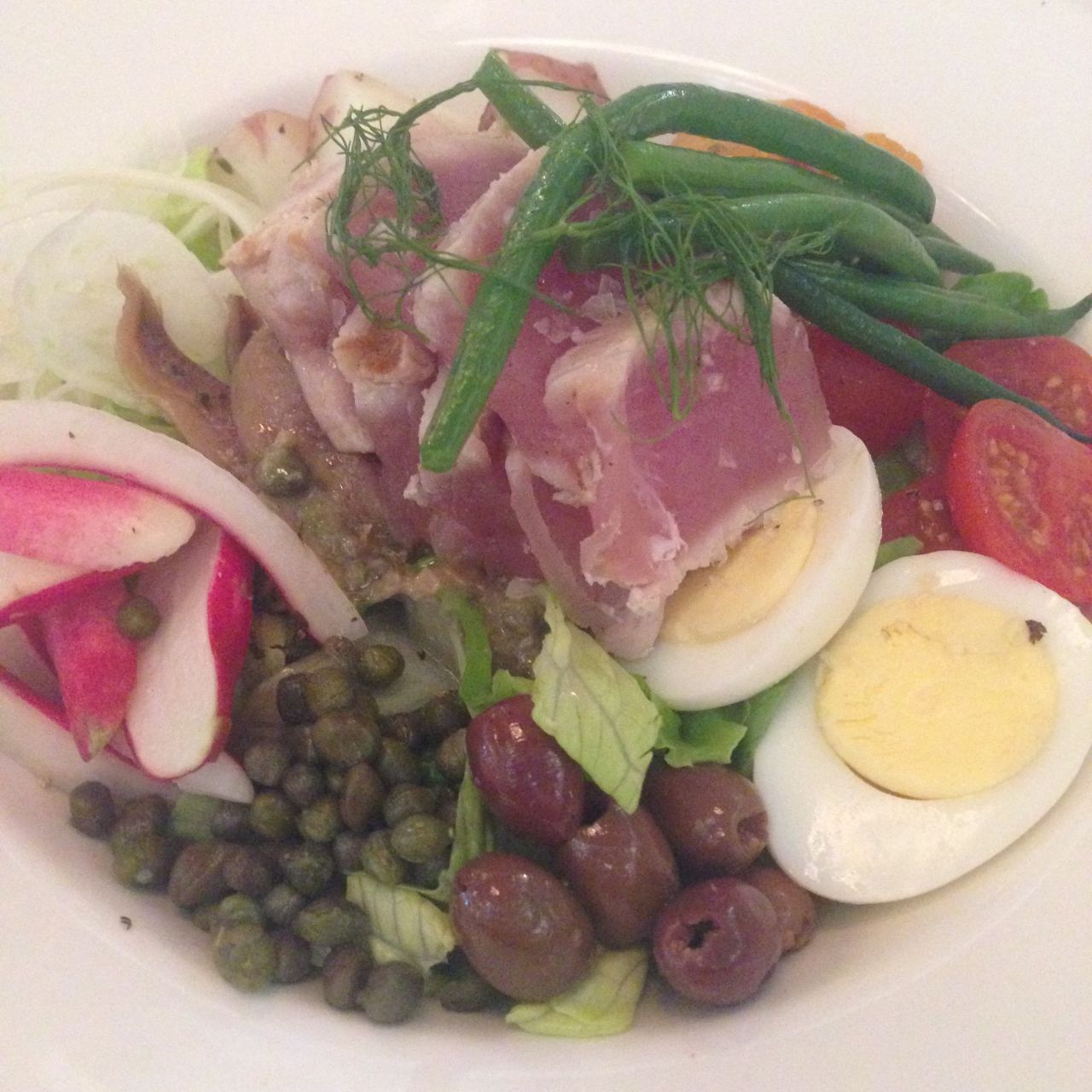 Lafayette, New York: Nicoise salad with rare tuna, anchovy and egg 