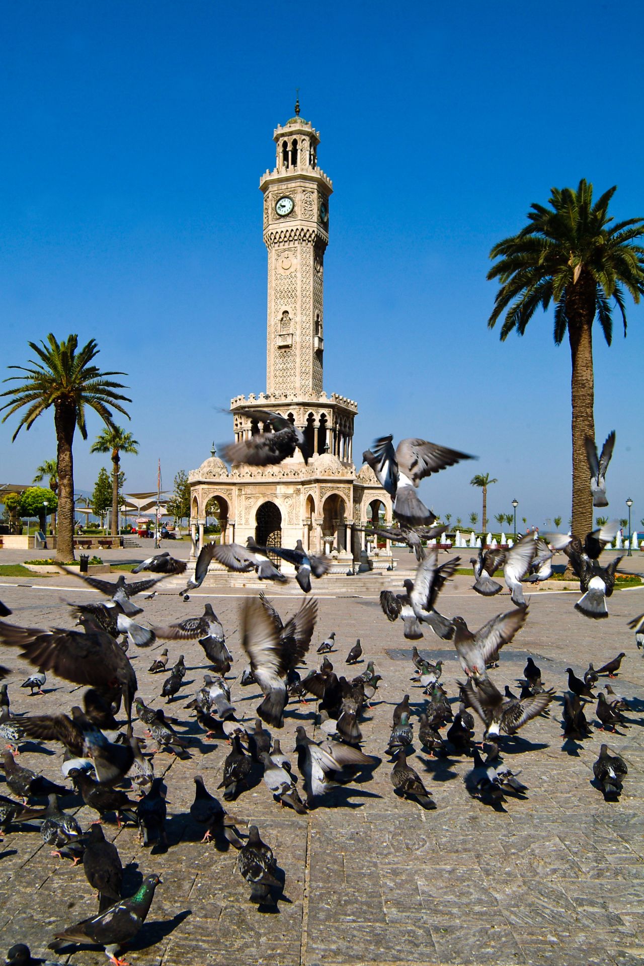 <strong>Izmir Clock Tower, Izmir, Turkey</strong><br /><strong>Completed: </strong>1901<br /><strong>Height: </strong>25 meters (82 feet)<br /><strong>Architect: </strong>Raymond Charles Pere<br /><strong>Special feature</strong><br />There are four small fountains at the base of the tower.<br /><strong>Historic gesture</strong><br />The clock was a present from German emperor Wilhelm II to Sultan Abdulhamit II of the Ottoman Empire as a gesture of friendship.<br /><em>Izmir Clock Tower, Konak Sqaure, Izmir, Turkey</em>