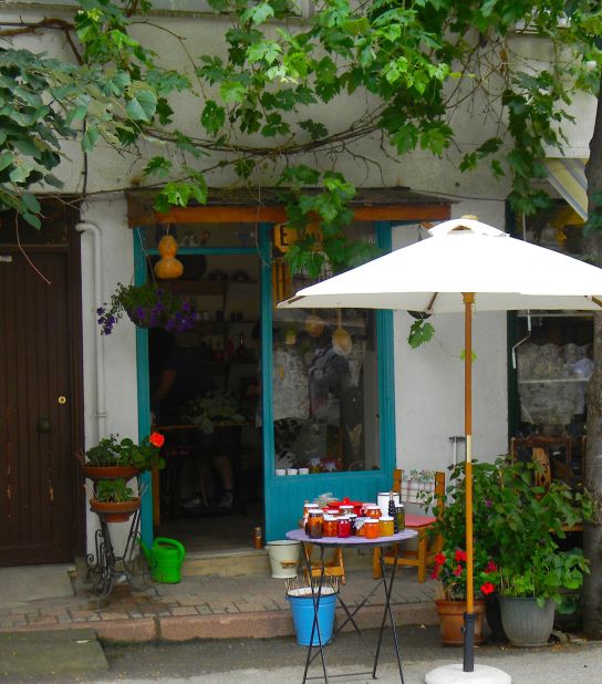 Evden, a store offering more than 70 kinds of jam and marmalade made by the owner, is among shops on Isguzar Sokak,a street on Heybeliada island.