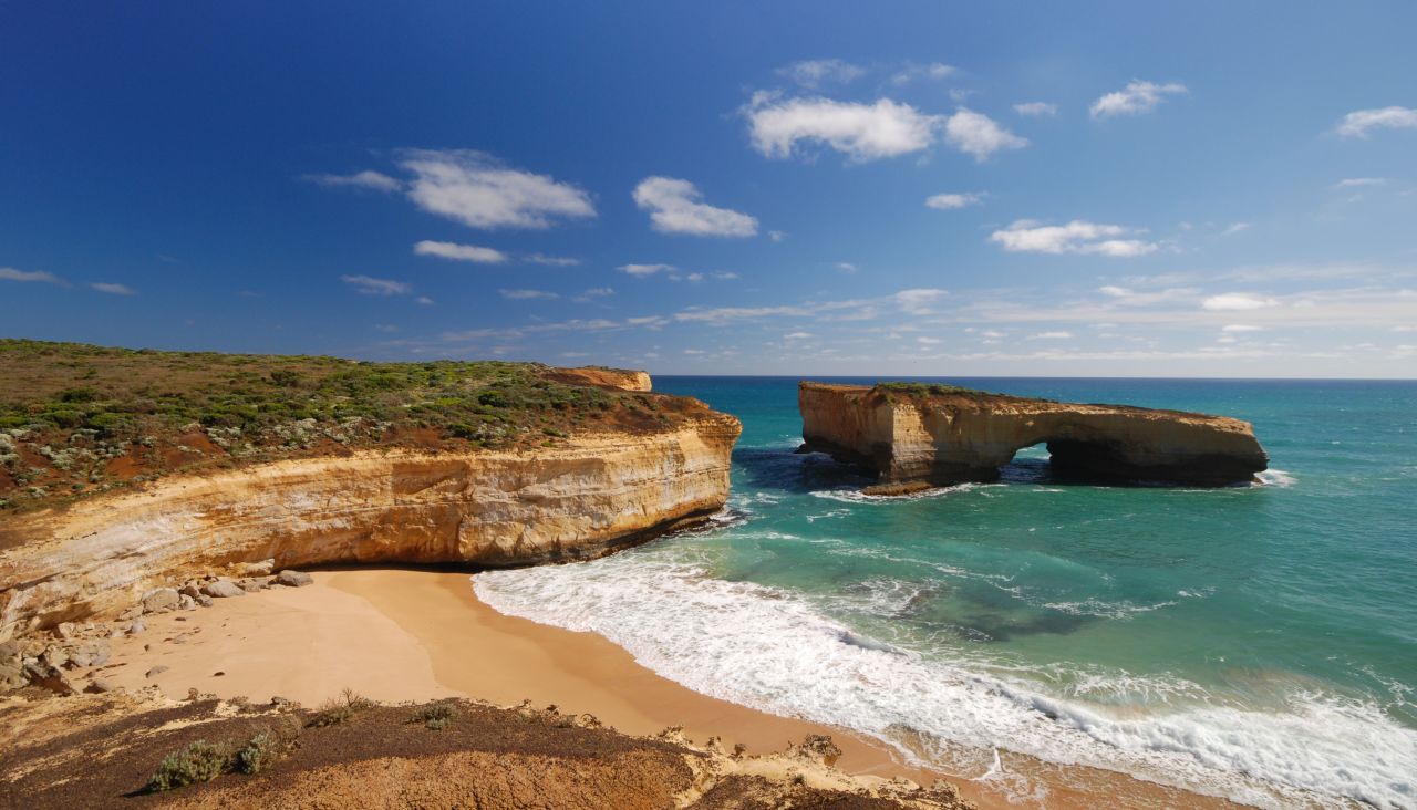 A gem in Australia's <a href="http://parkweb.vic.gov.au/explore/parks/port-campbell-national-park" target="_blank" target="_blank">Port Campbell National Park</a>, London Bridge is an offshore rock formation that partially collapsed in 1990 and became a bridge without a connection.